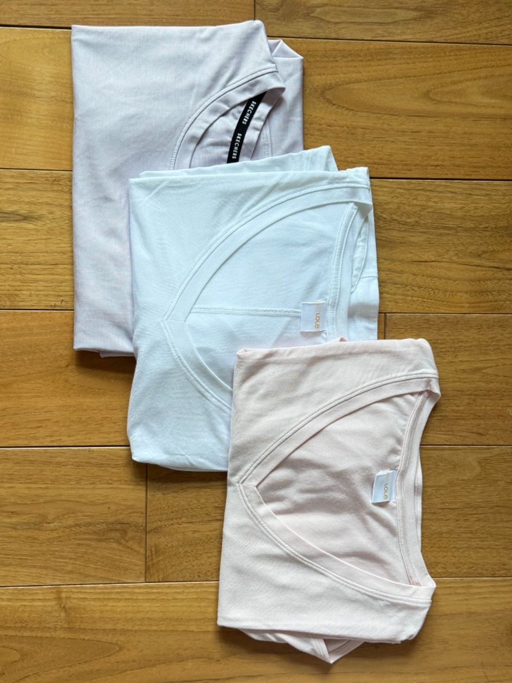 Bundle of 3 soft T-shirts  Women's M  | Lolë & Skechers Tops